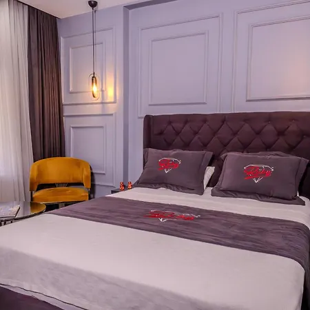 Ruby Hotel 2*