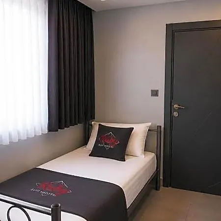 Ruby Hotel 2*